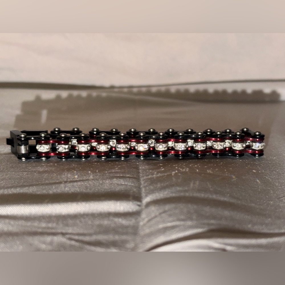 Stylish Rhinestone Chain Bracelet - Picture 2 of 4